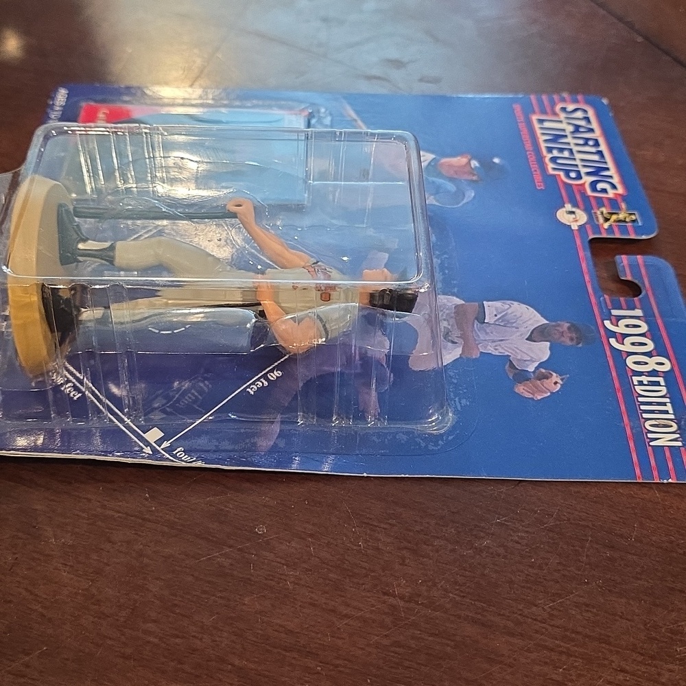Starting Lineup 1998 Edition Cal Ripken Jr. Figure - Picture 5 of 7